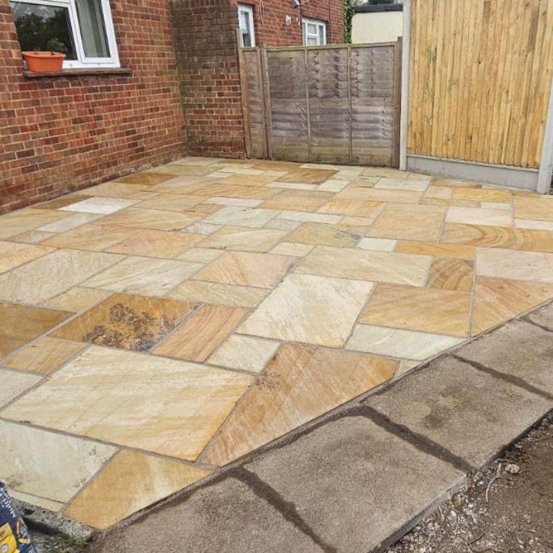 Fossil Sandstone Paving & Fencing - The Grass Master